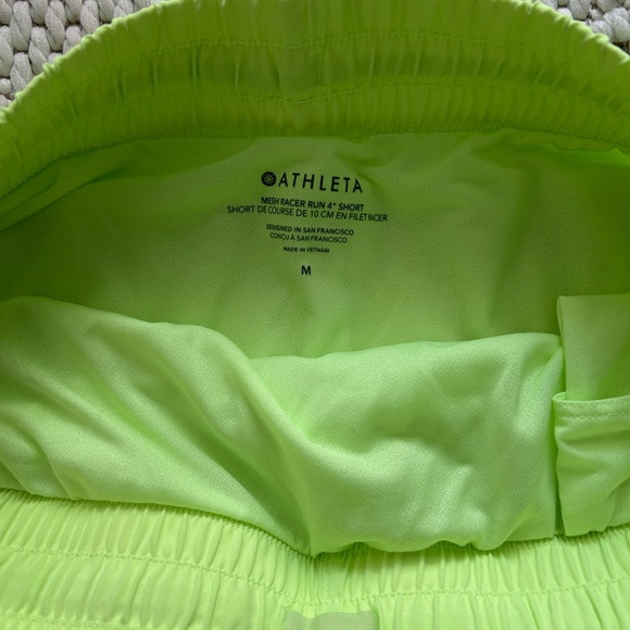 Athleta Mesh Racer Run 4” short NWT - Picture 5 of 5
